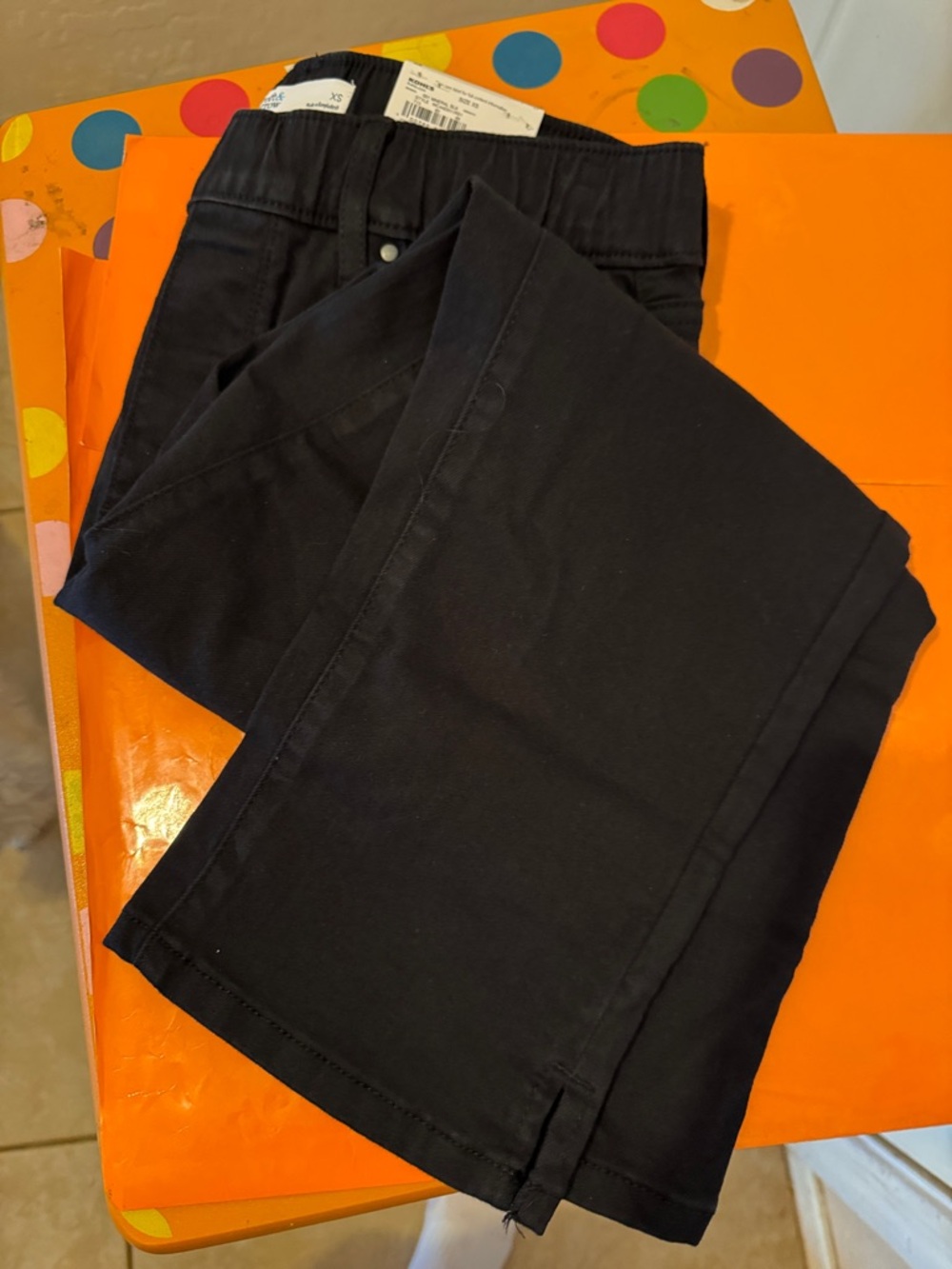 Black Pull on Capris